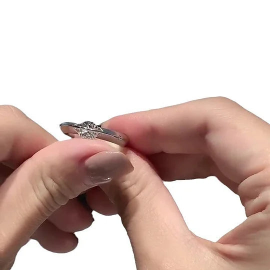 đBague diamant rotative symbolisant l'Ă©toile de l'univers