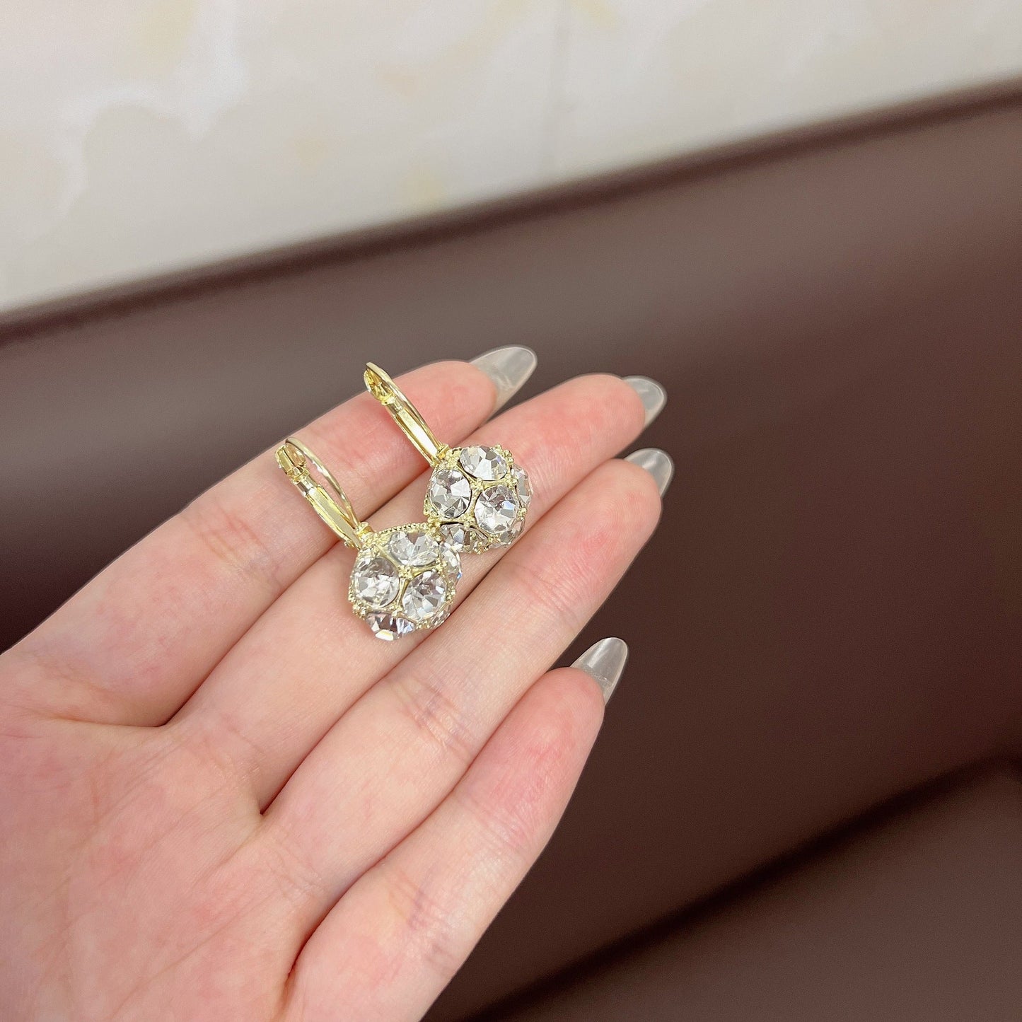 ✨️Boucles d'oreilles pendantes élégantes en forme de sphère de cristal