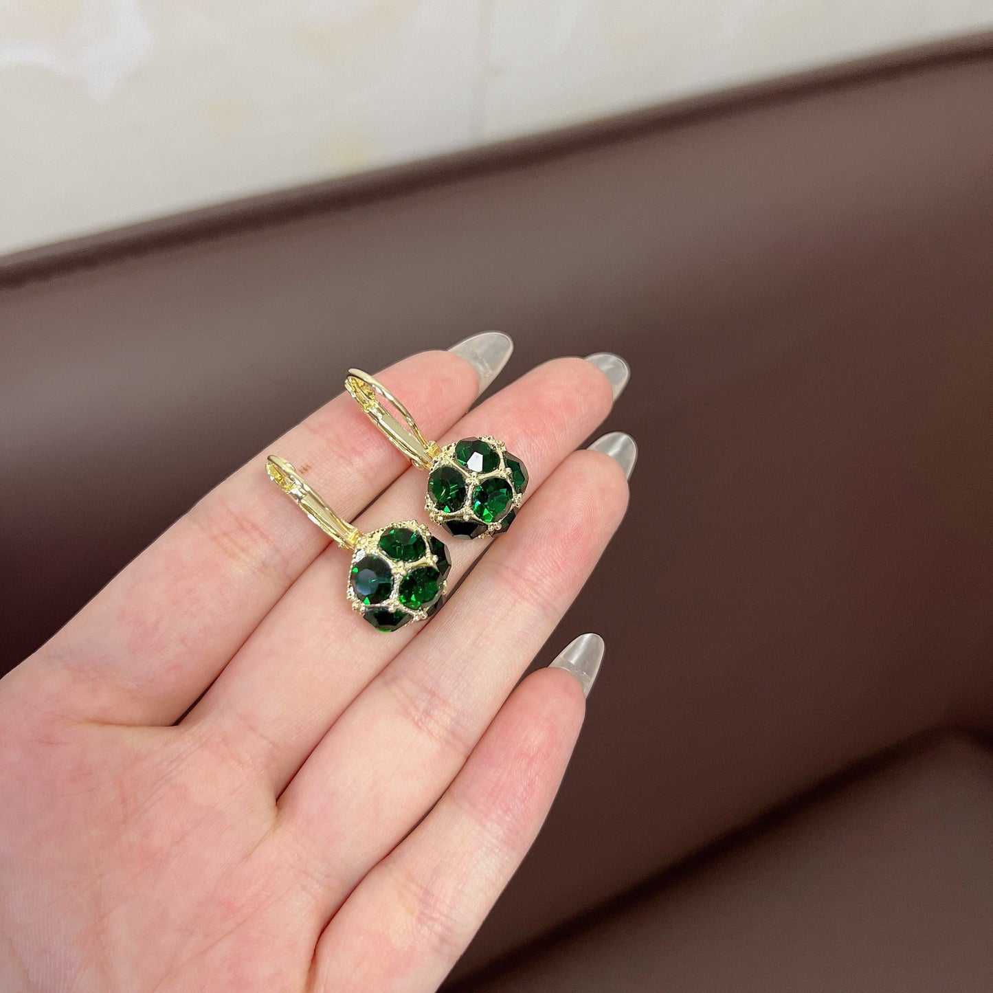 ✨️Boucles d'oreilles pendantes élégantes en forme de sphère de cristal