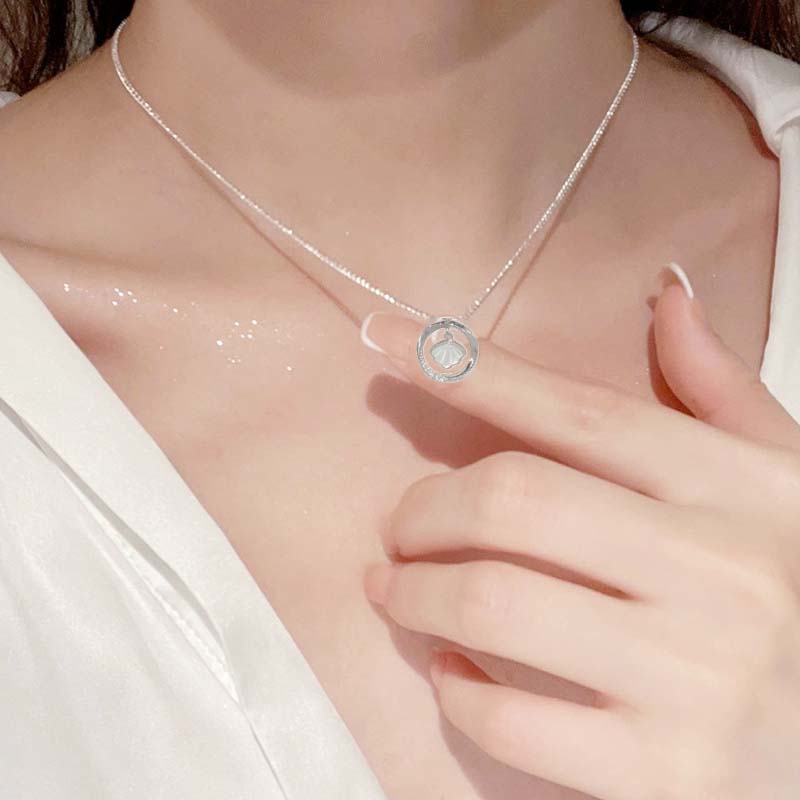 🌟 Charmant collier avec zircons en forme de cercle avec coquilles Saint-Jacques