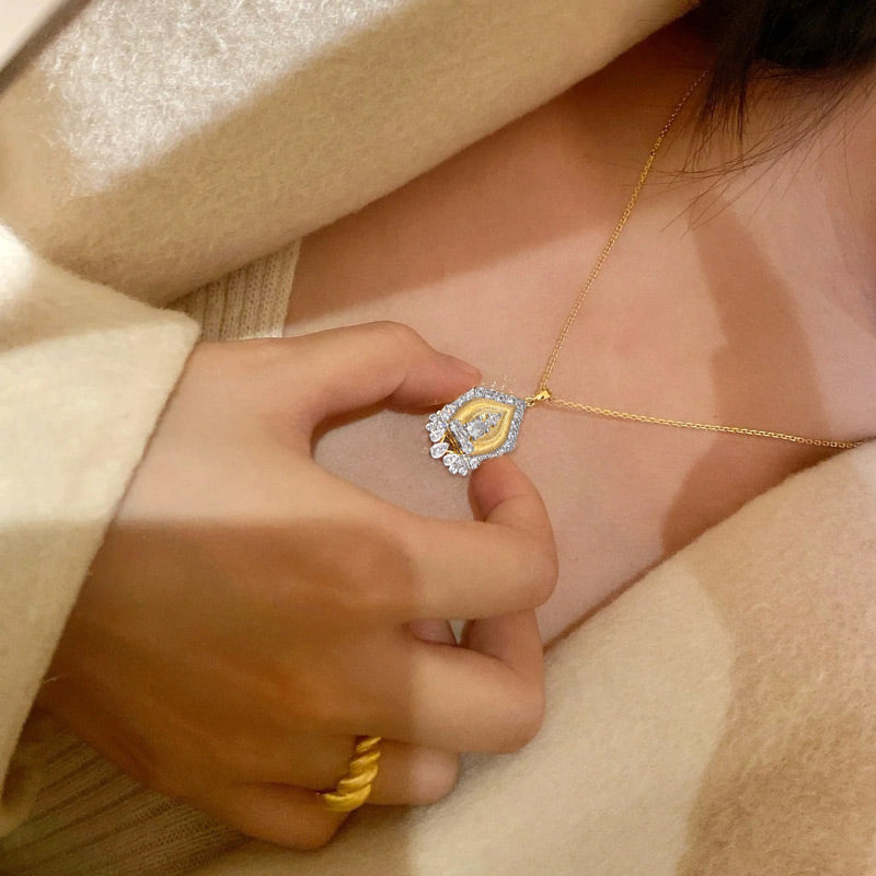 📿✨Pendentif en strass Tour d'or style rétro