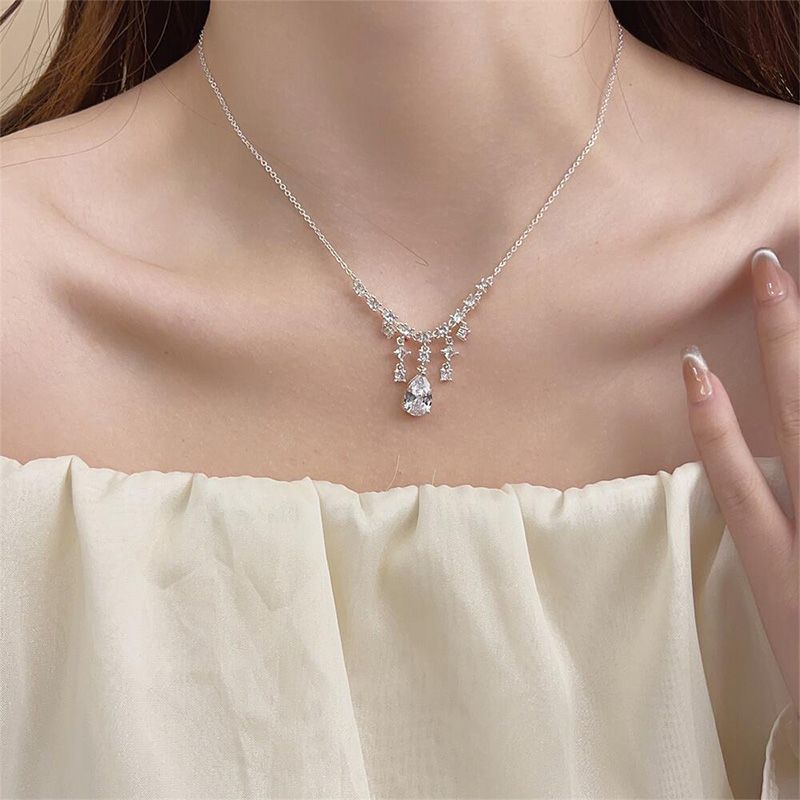 🎁Durée limitée - 50% de réduction📿Collier à pompon en zircon étincelant