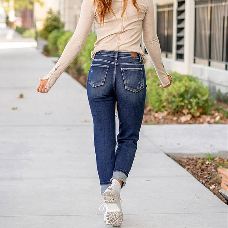 Jean boyfriend à revers et effet usé pour femme avec effet gainant