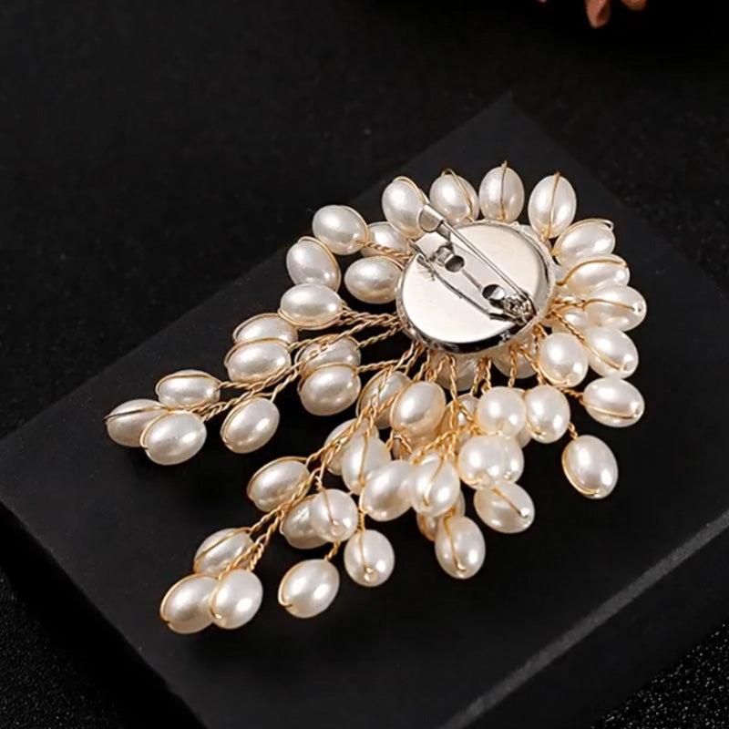 ✨Broche en perles faite à la main de haute qualité pour femme.