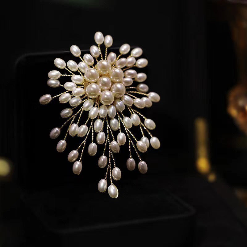 ✨Broche en perles faite à la main de haute qualité pour femme.