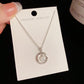 🌟 Charmant collier avec zircons en forme de cercle avec coquilles Saint-Jacques