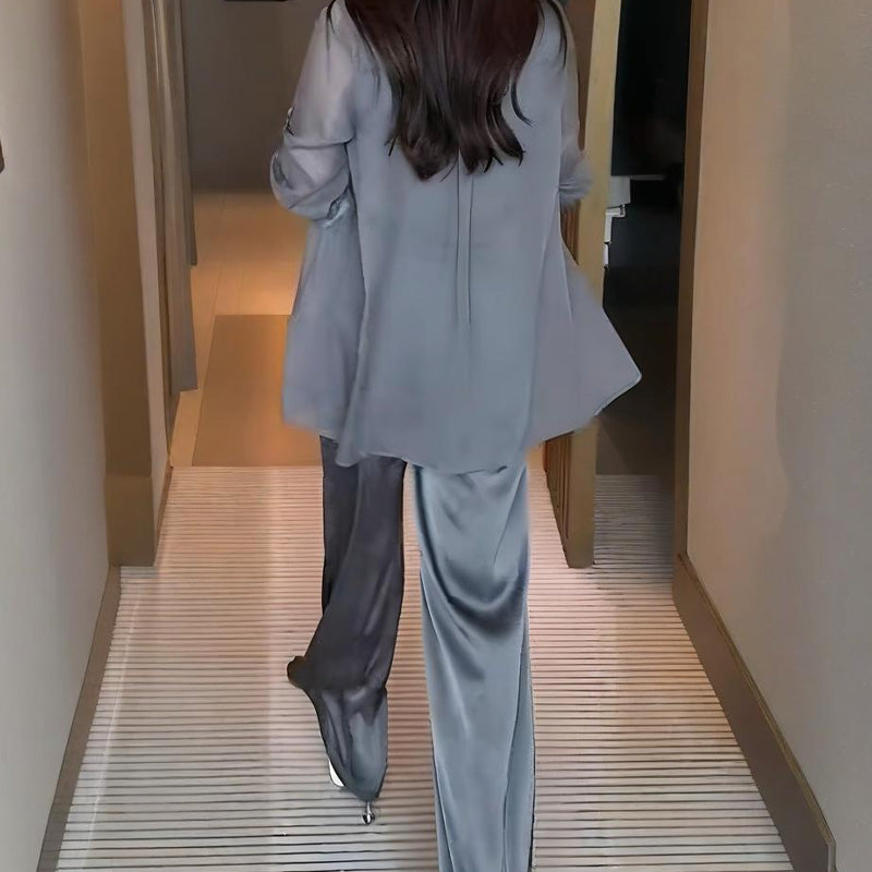 Ensemble 3 pièces femme : veste chemise, débardeur et pantalon