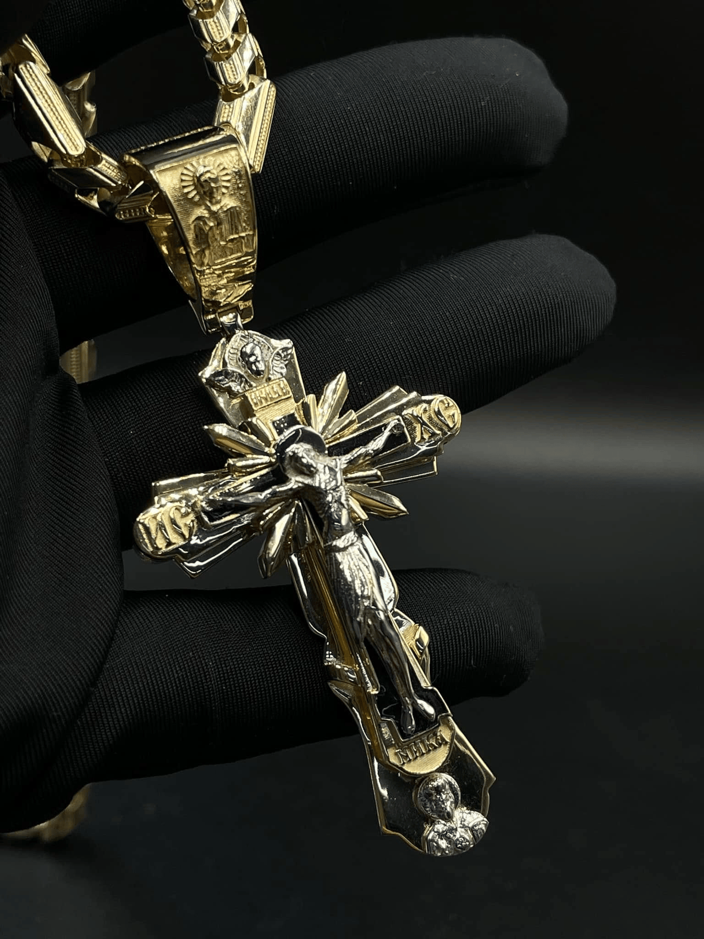 ✝️Pendentif Saint Jésus Béni - Design Élégant en Acier Inoxydable, Symbole de Foi et de Protection, Idéal pour Cadeau📿✨