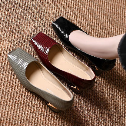 👠 Escarpins à talons carrés en imitation peau de serpent pour femmes – Bout carré, détail métallique et confort optimal toute la journée ✨