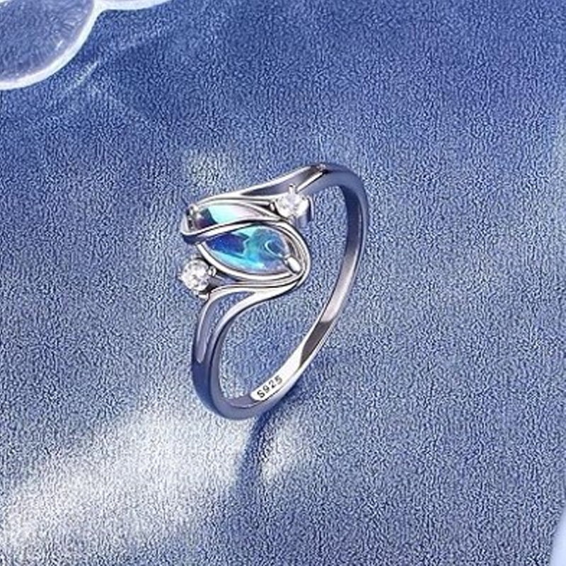 ✨💍60 % DE RÉDUCTION 🔥 Bague ovale géométrique en pierre de lune ornée de zirconiums cubiques – Mystique, étincelante et d'une élégance intemporelle ! 🌙✨