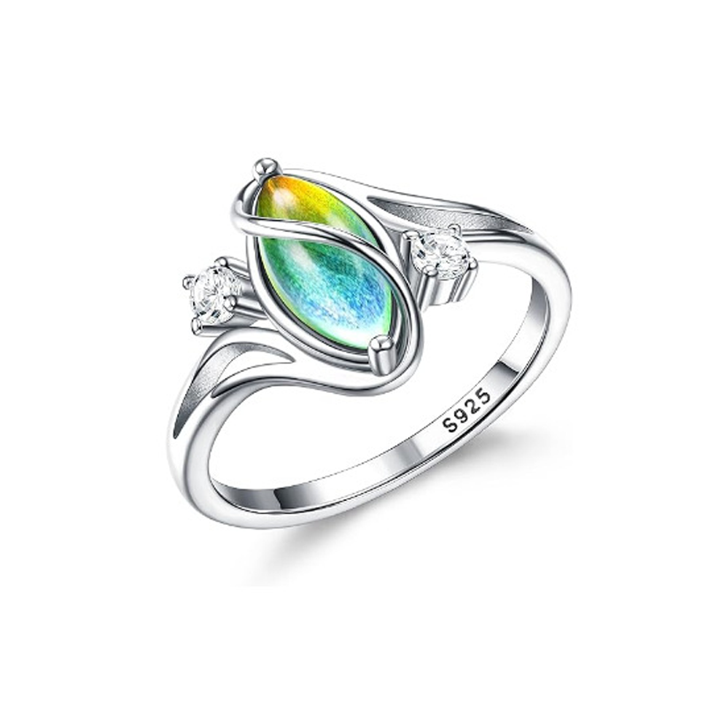 ✨💍60 % DE RÉDUCTION 🔥 Bague ovale géométrique en pierre de lune ornée de zirconiums cubiques – Mystique, étincelante et d'une élégance intemporelle ! 🌙✨