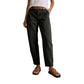Pantalon fuselé polyvalent 👖 Taille haute et coupe ajustée, poches pratiques, tissu infroissable, crée l'illusion de jambes plus longues 📏