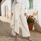 Jean portefeuille asymétrique 👖 À mi-chemin entre la culotte et le pantalon, taille haute pour allonger les jambes, coupe large et fluide, boutons disposés en diagonale : transformez-vous instantanément en fashionista ! ✨