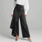 Jean portefeuille asymétrique 👖 À mi-chemin entre la culotte et le pantalon, taille haute pour allonger les jambes, coupe large et fluide, boutons disposés en diagonale : transformez-vous instantanément en fashionista ! ✨