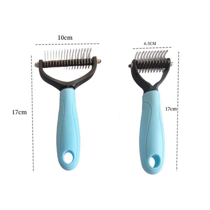 Peigne de toilettage pour animaux ✨ Un côté démêle, l'autre enlève les poils morts. Ses dents arrondies retirent facilement les poils, pour un toilettage impeccable en un seul passage 🧹