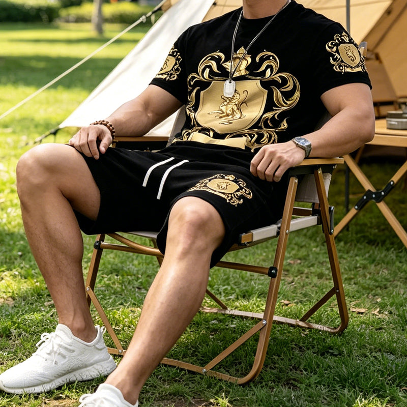 👑 50 % DE RÉDUCTION POUR UNE DURÉE LIMITÉE ! ✨ Ensemble pour homme avec imprimé Gold Crest – T-shirt et short, style décontracté chic ✨
