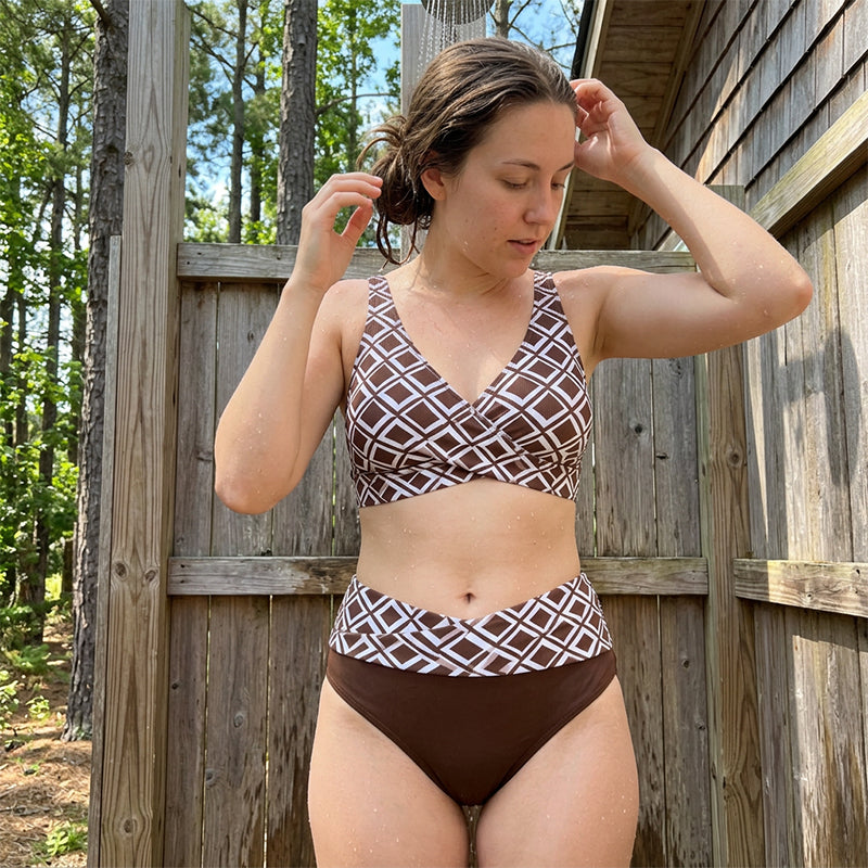 👙 50% DE RÉDUCTION 💐 Bikini deux pièces taille haute – Col V, motif géométrique & extensible – Séchage rapide, parfait pour la plage ou la piscine – confortable et tendance 🌊✨