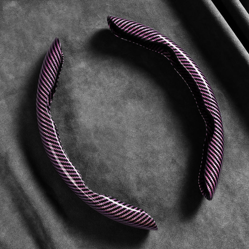 🏎️ 50% RABATT! 🎮 Universellt rattöverdrag i kolfiber – ergonomisk fjärilsdesign, halkskyddad och snabbmonterad – för bättre grepp och kontroll 🏁